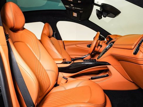 Used 2023 Aston Martin DBX AWD/4WD image 18
