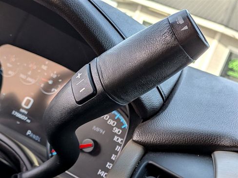 Used 2017 GMC Yukon SLT image 25