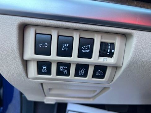 Used 2017 Subaru Outback 2.5i Limited AWD/4WD image 30