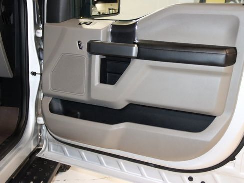 Used 2018 Ford F150 XLT image 43