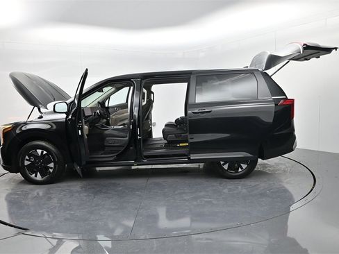 New 2026 Kia Carnival LXS image 57