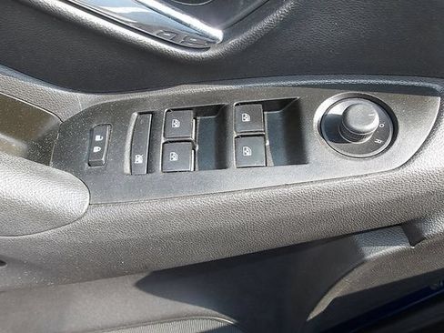Used 2020 Chevrolet Trax LT w/ Driver Confidence Package AWD/4WD image 16