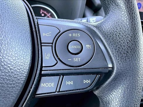 Used 2024 Toyota RAV4 XLE FWD image 18