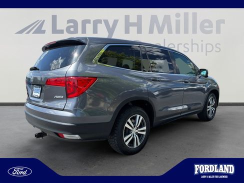 Used 2017 Honda Pilot EX image 5
