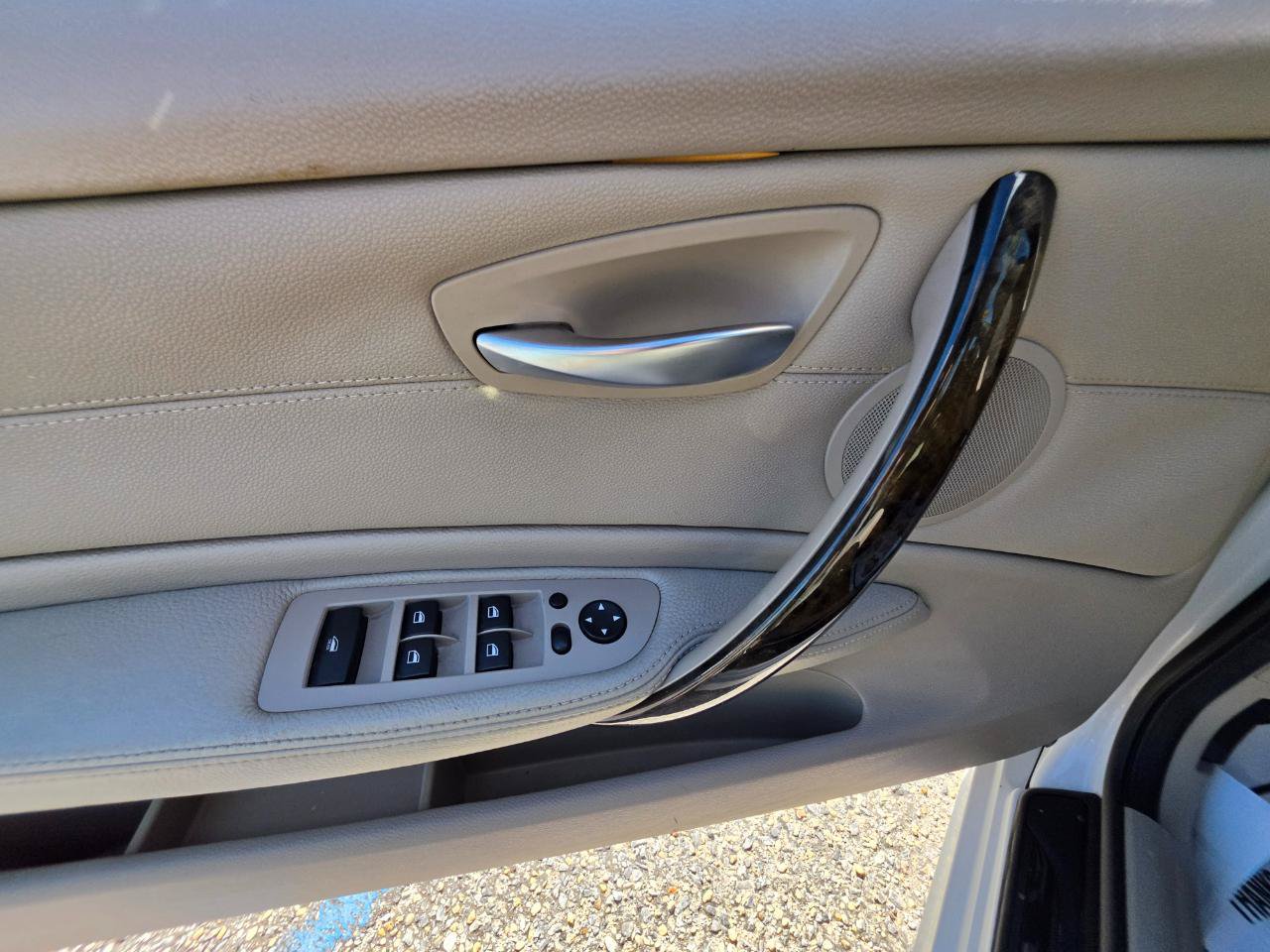 Used 2011 BMW 128i Convertible w/ Premium Pkg RWD image 22