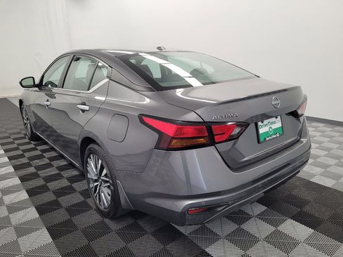 Used 2025 Nissan Altima 2.5 SV FWD image 5