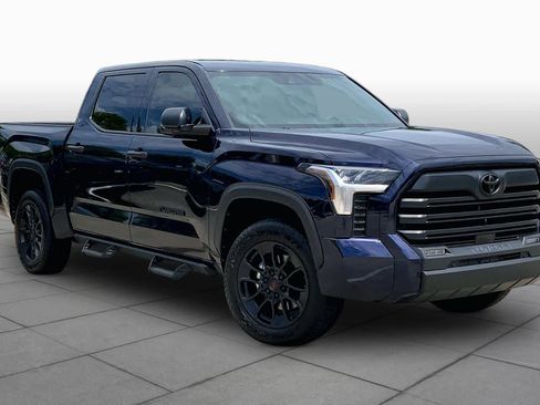 Used 2025 Toyota Tundra SR5 w/ SR5 Convenience Package AWD/4WD image 3