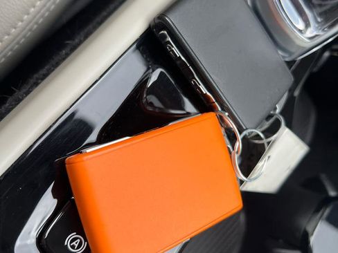 Used 2023 Volvo XC40 B5 Ultimate w/ Climate Package image 26