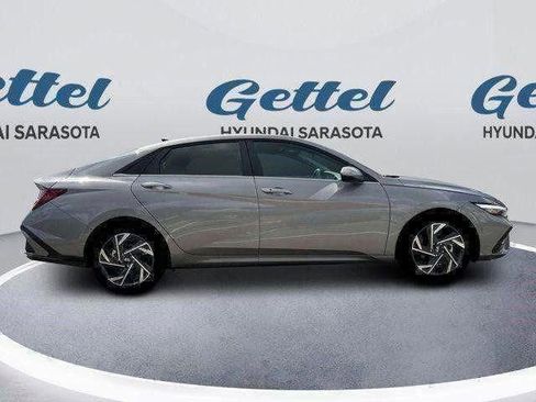 New 2025 Hyundai Elantra SEL w/ Cargo Package image 9