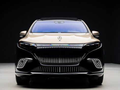 Used 2024 Mercedes-Benz Maybach EQS 680 4MATIC image 8