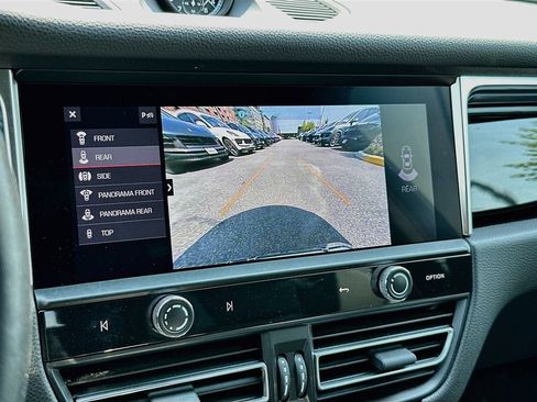 Certified 2023 Porsche Macan S AWD/4WD image 17