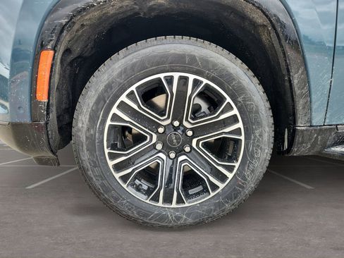 New 2026 Jeep Grand Wagoneer 2WD image 9
