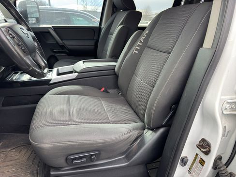 Used 2014 Nissan Titan PRO-4X image 9