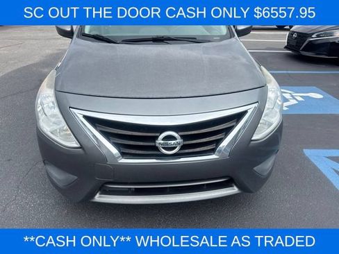 Used 2016 Nissan Versa SV FWD image 2