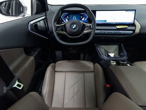 Used 2025 BMW X3 xDrive30 AWD/4WD image 3
