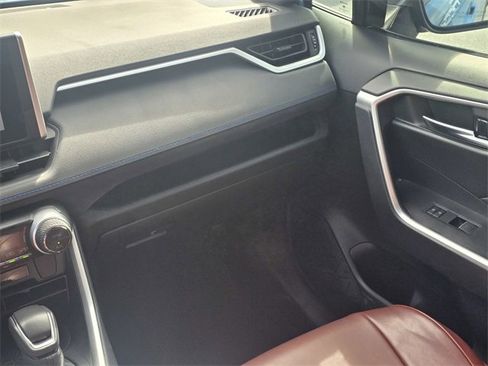 Used 2024 Toyota RAV4 SE image 18
