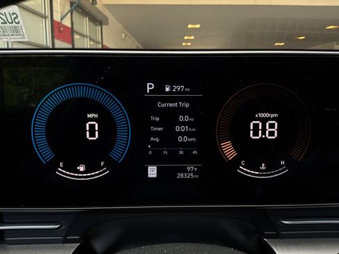 Used 2025 Hyundai Kona SEL FWD image 37