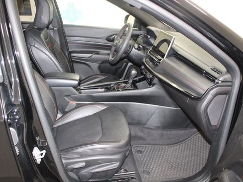 Used 2024 Jeep Compass Trailhawk image 24