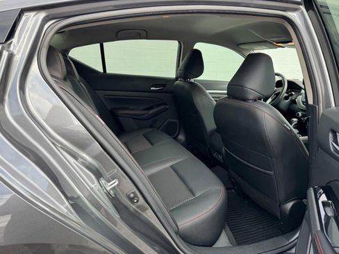 Used 2024 Nissan Altima 2.5 SR image 10