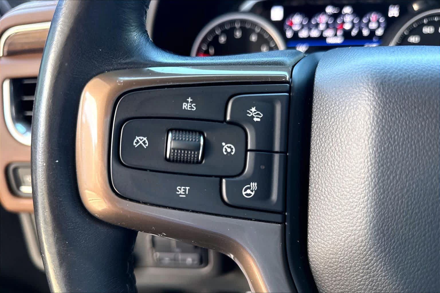 Used 2021 Chevrolet Suburban High Country w/ Premium Package AWD/4WD image 24