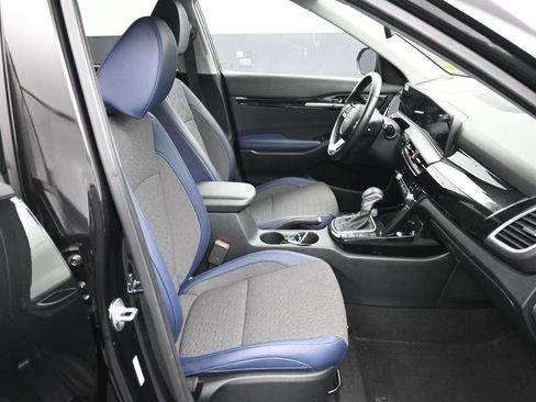 Certified 2025 Kia Seltos S AWD/4WD image 24