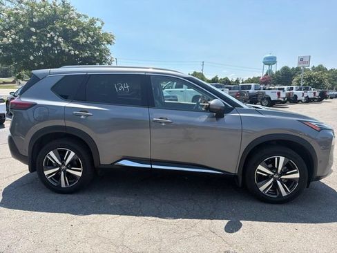 Used 2021 Nissan Rogue Platinum AWD/4WD image 4