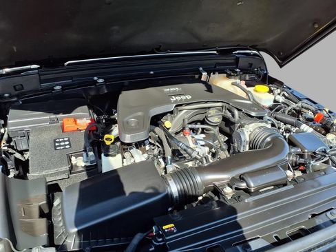 Used 2021 Jeep Wrangler Unlimited Sport AWD/4WD image 3