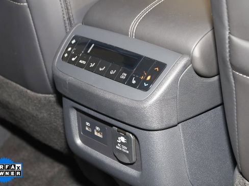 Used 2024 Nissan Pathfinder Platinum w/ Cargo Package image 16