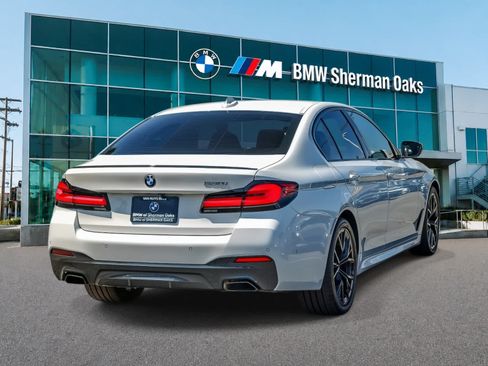 Used 2023 BMW 530i w/ M Sport Package RWD image 4