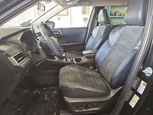 Used 2023 Mitsubishi Outlander SE AWD/4WD image 8