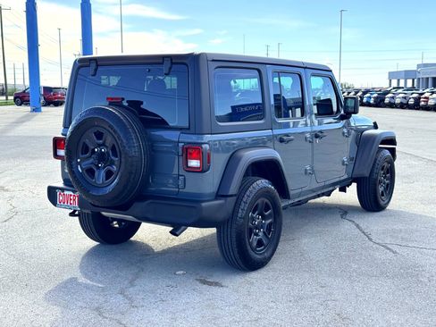 Used 2025 Jeep Wrangler Sport image 6