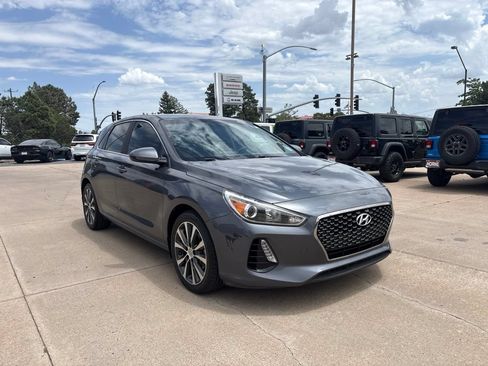 Used 2018 Hyundai Elantra GT FWD image 1