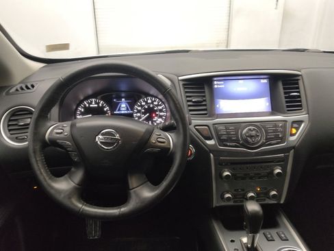 Used 2020 Nissan Pathfinder SL image 22