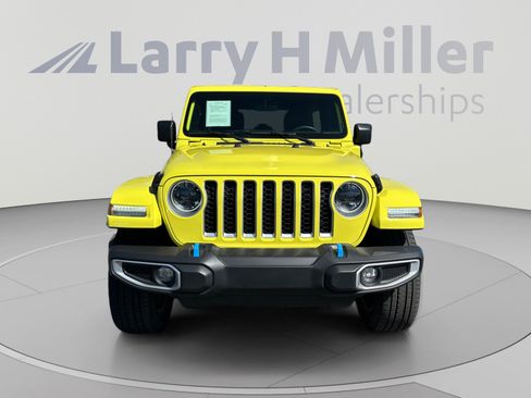 Used 2023 Jeep Wrangler Unlimited Sahara w/ Cold Weather Group AWD/4WD image 8