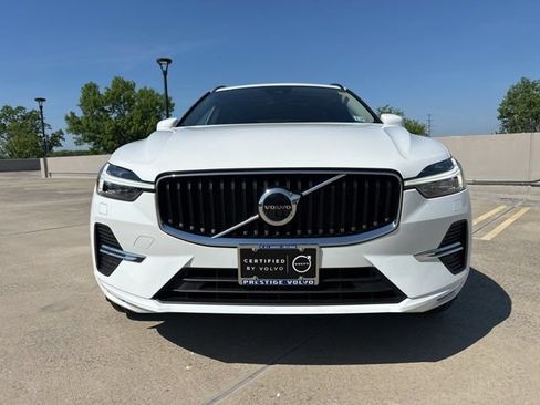 Certified 2022 Volvo XC60 B5 Momentum w/ Climate Package AWD/4WD image 2