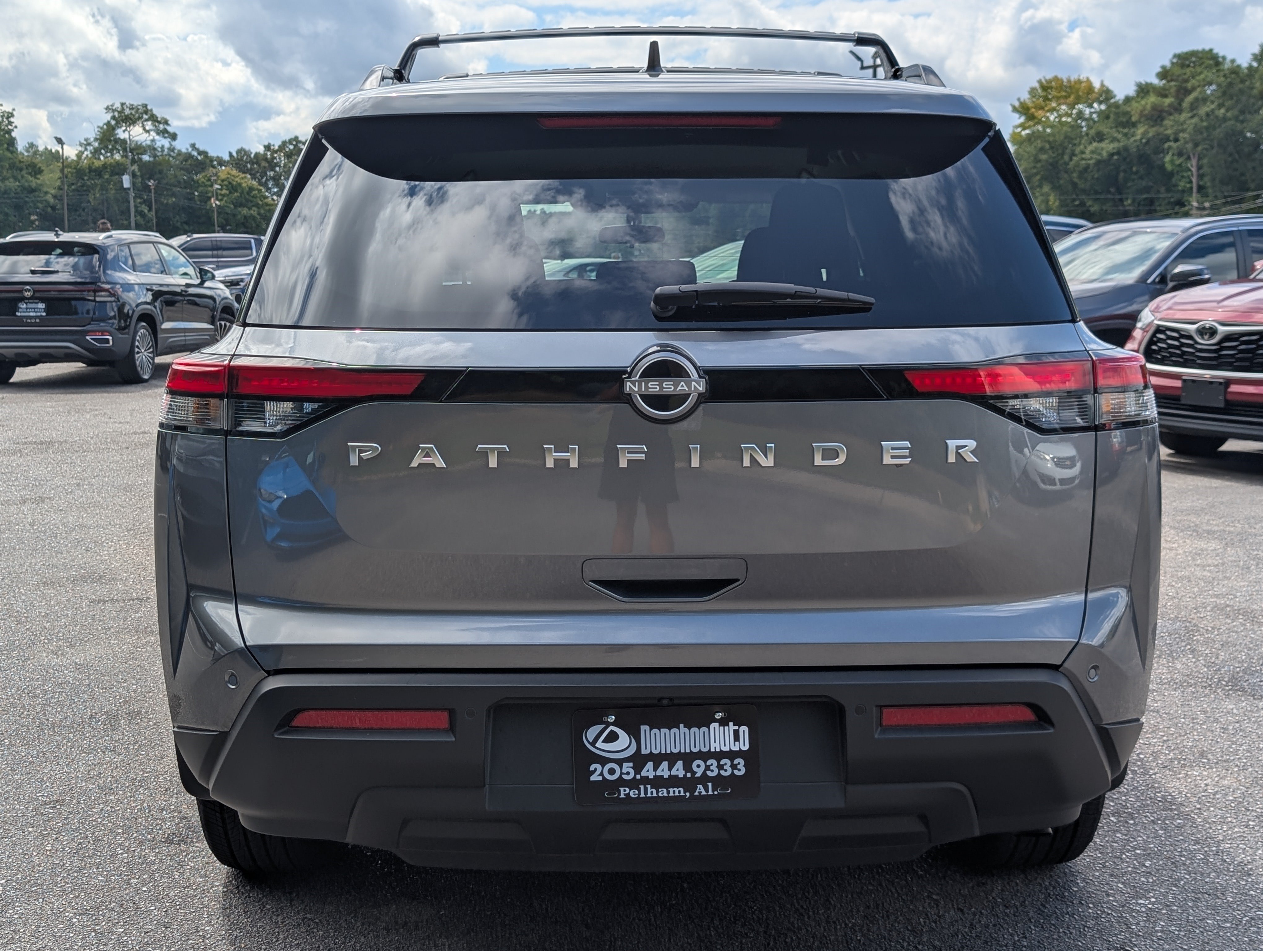 Used 2025 Nissan Pathfinder SV FWD image 8