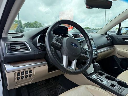 Used 2017 Subaru Outback 2.5i Limited AWD/4WD image 11