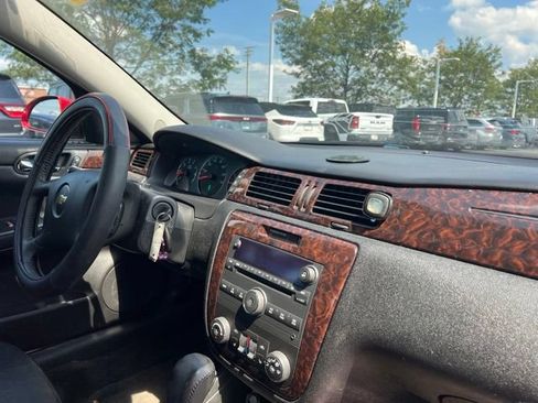 Used 2013 Chevrolet Impala LTZ FWD image 28