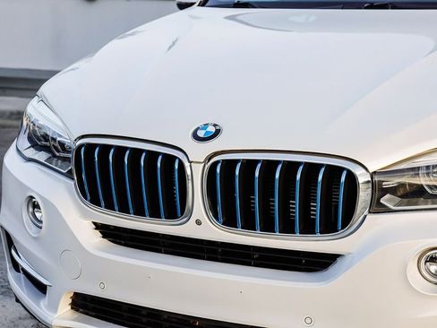 Used 2017 BMW X5 xDrive40e image 6