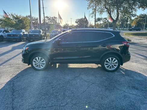 Certified 2022 Nissan Rogue Sport SV image 9