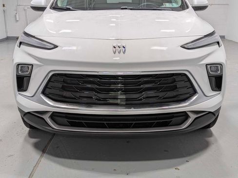 Used 2024 Buick Encore GX Preferred image 2