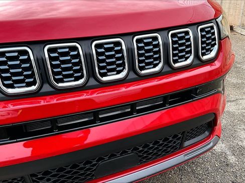 Used 2023 Jeep Compass Limited image 58