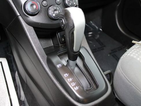 Used 2017 Chevrolet Sonic LS image 10