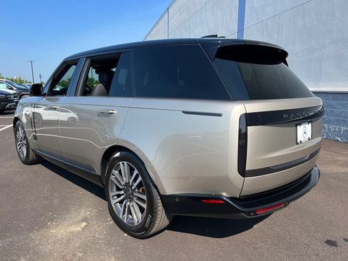 Used 2025 Land Rover Range Rover Long Wheelbase SE AWD/4WD image 5
