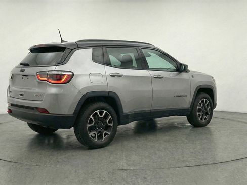 Used 2025 Jeep Compass Trailhawk image 9