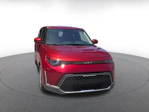 Used 2025 Kia Soul LX w/ LX Technology Package image 3