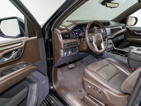 Used 2021 GMC Yukon Denali w/ Denali Ultimate Package image 13