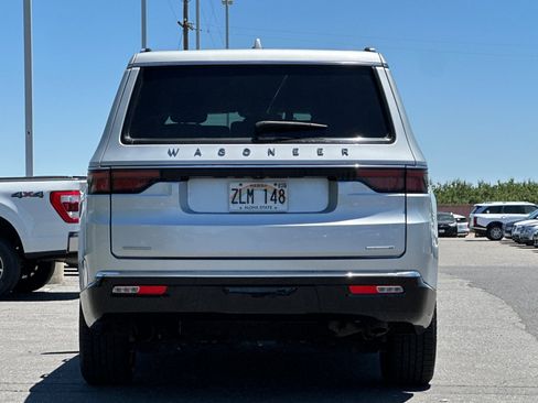 Certified 2022 Jeep Wagoneer Series II AWD/4WD image 5