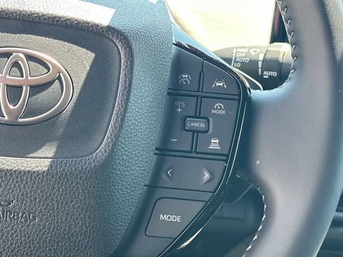 Used 2026 Toyota C-HR AWD/4WD image 24