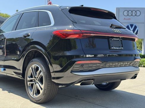 New 2025 Audi Q5 Premium w/ Convenience Package image 16